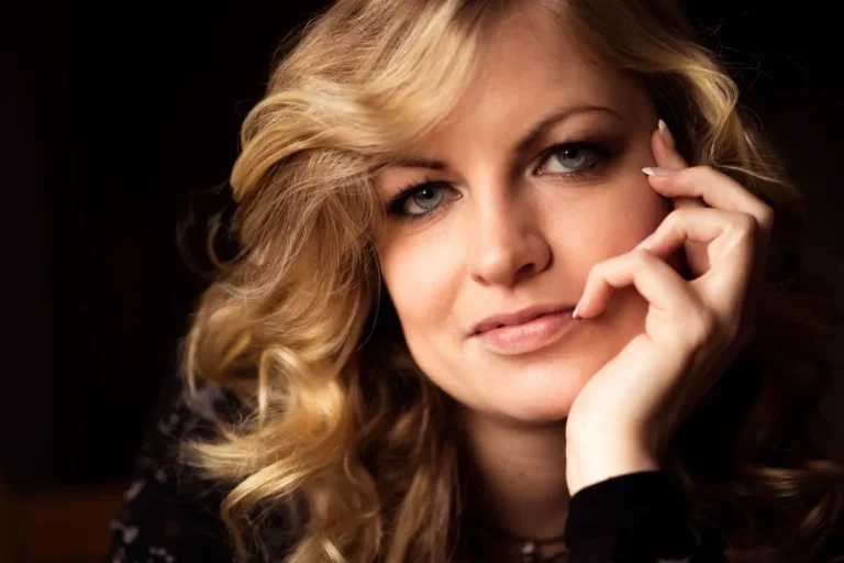 Blond vanille : la couleur crémeuse et comment la réussir