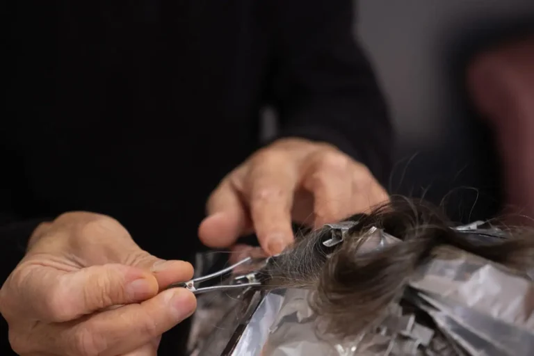 Coloration des cheveux : types et précautions