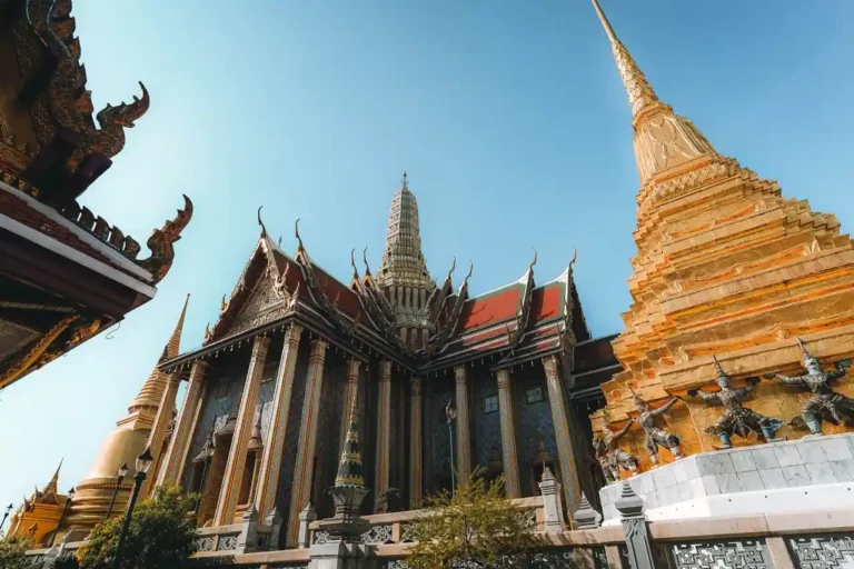 Religion en Thaïlande : bouddhisme, esprits et minorités, le vrai paysage