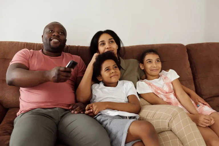 La vie de famille en streaming : regarder ensemble à l&rsquo;ère du à la demande