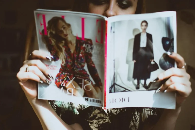 Beauté : comment suivre l&rsquo;actualité, de Elle aux réseaux