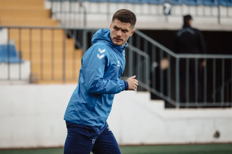 Vêtements de sport : bien s&rsquo;équiper selon son sport et la saison