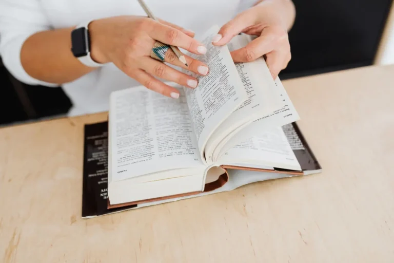 Spiritualité : synonymes et nuances pour choisir le mot juste