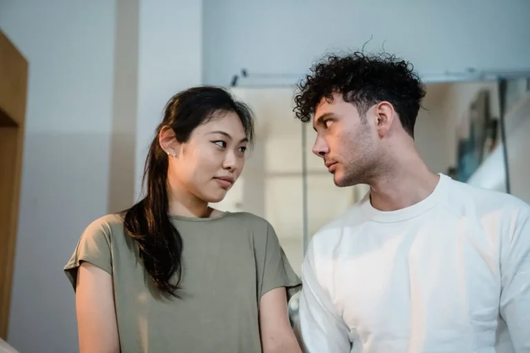 Attirance ou amour : comment distinguer ce qu&rsquo;on ressent réellement