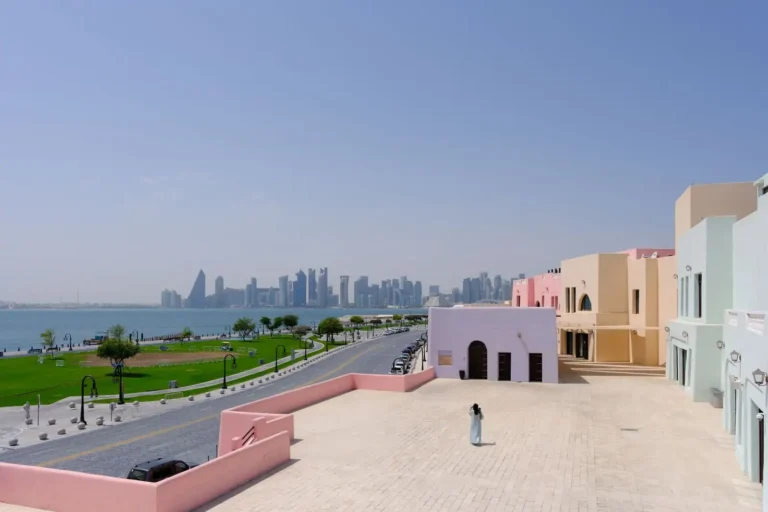 Religion au Qatar : ce que dit la loi et ce que change la pratique